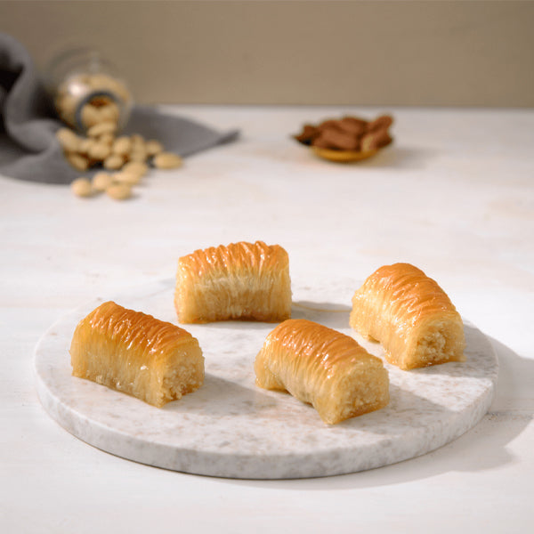 Karakoy Gulluoglu Baklava With Almond 500g